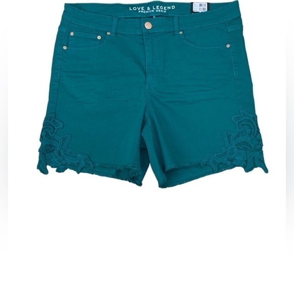 Love & Legend Short Shorts - Embroidery Detail - Size 18 - NWT - Picture 1 of 10